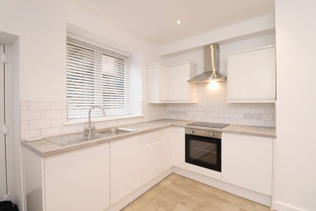 Property photo 3 of 6 Picture No. 06