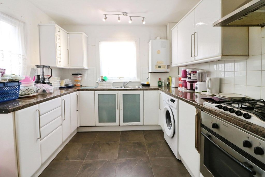 Property photo 3 of 14 Picture No. 17