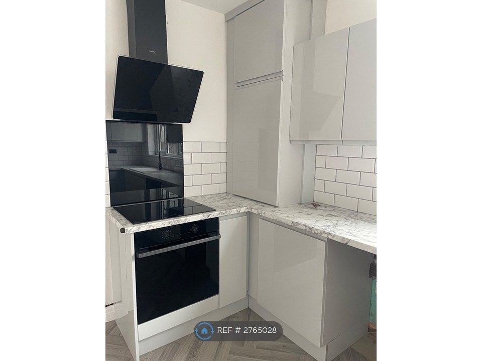 Property photo 2 of 26