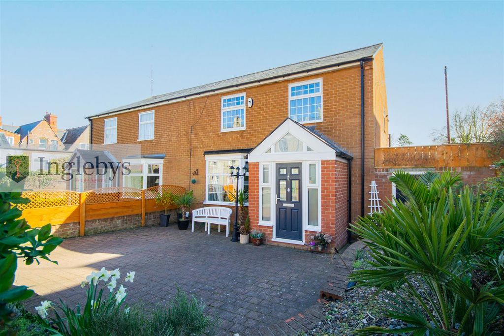 Property photo 1 of 35
