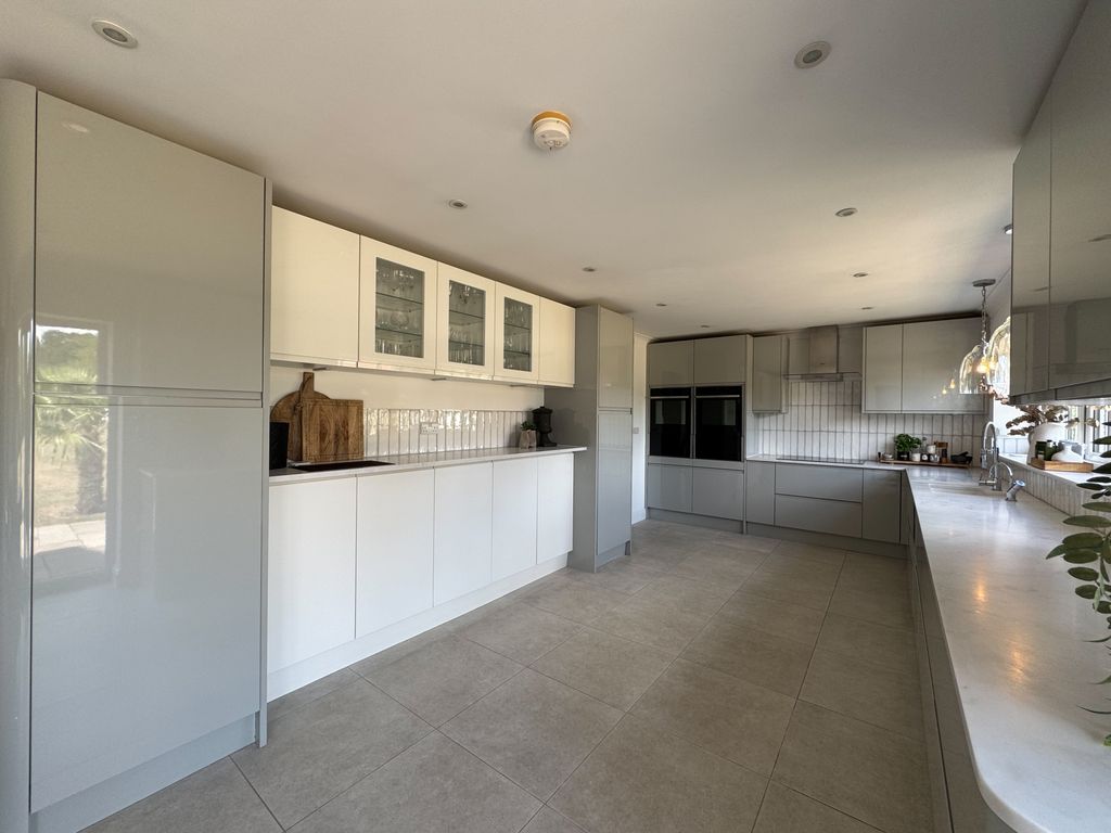 Property photo 3 of 60 Img_4167