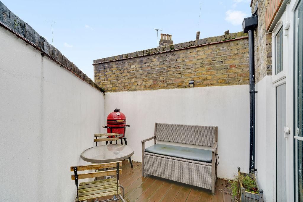 Property photo 3 of 13 4Boutflowerroad4,Flat1-10.Jpg