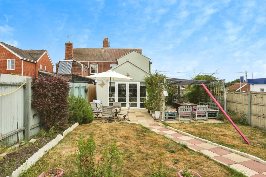 Property photo 2 of 17
