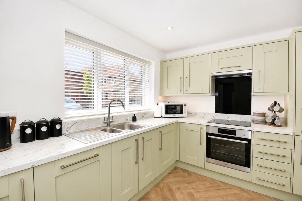 Property photo 3 of 14 Kitchen.Png