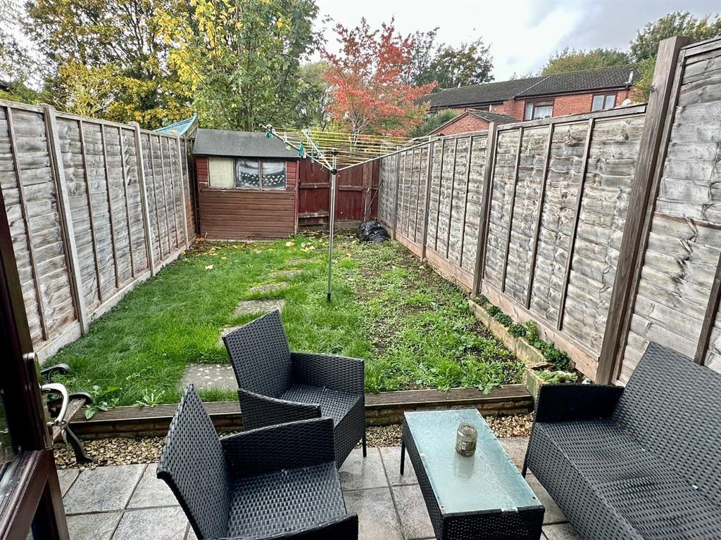 Property photo 2 of 9 Outside