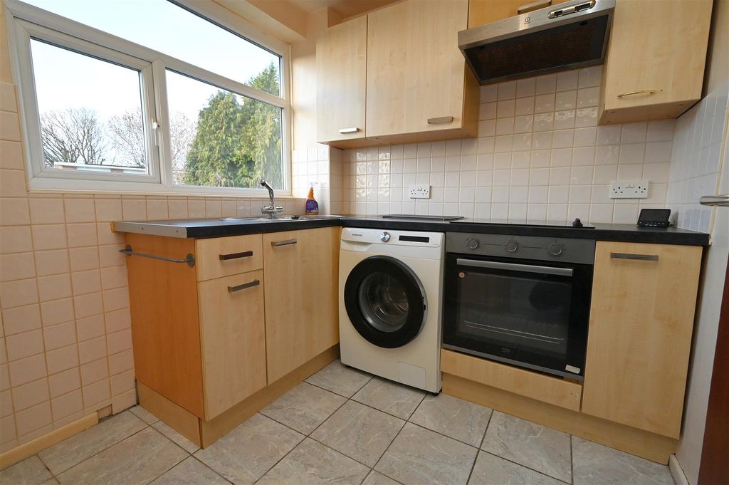 Property photo 3 of 8 Kitchen.Jpg