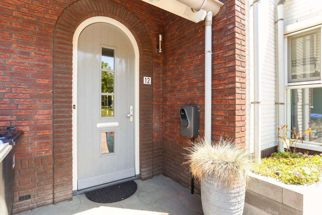 Property photo 3 of 35