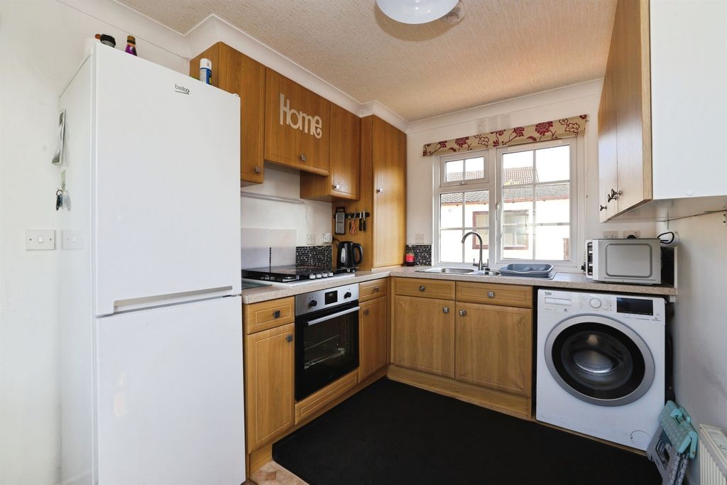 Property photo 3 of 14