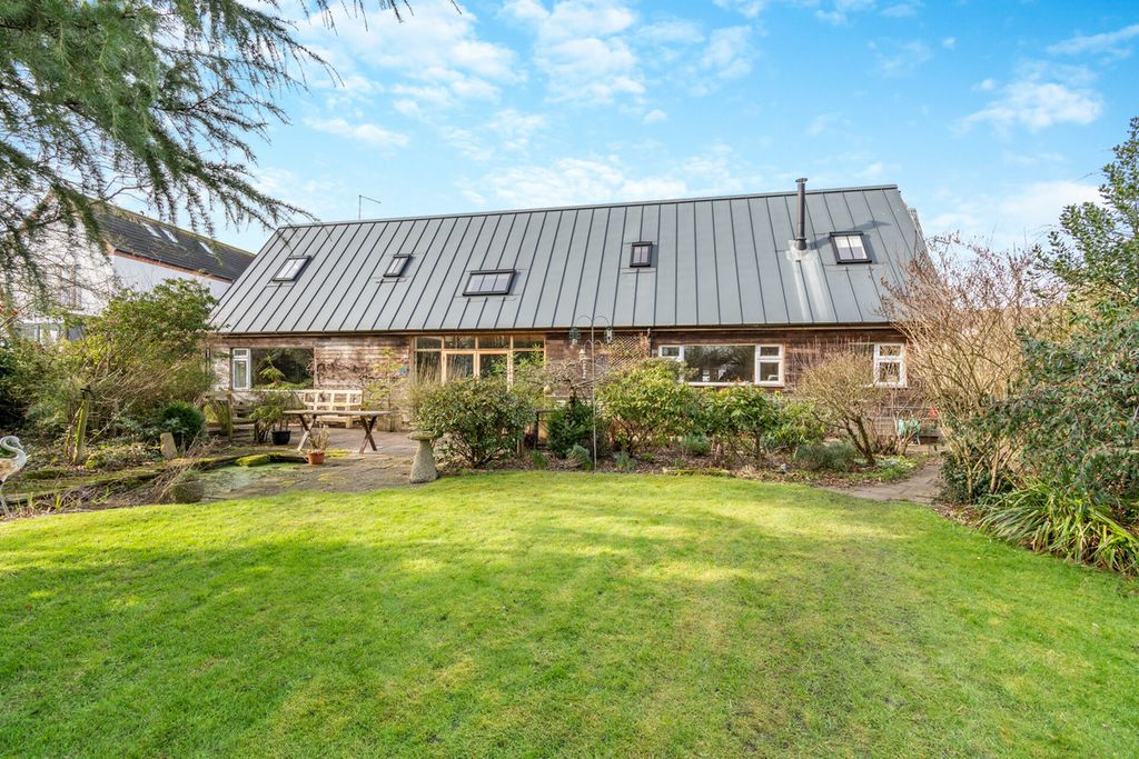 Property photo 1 of 32