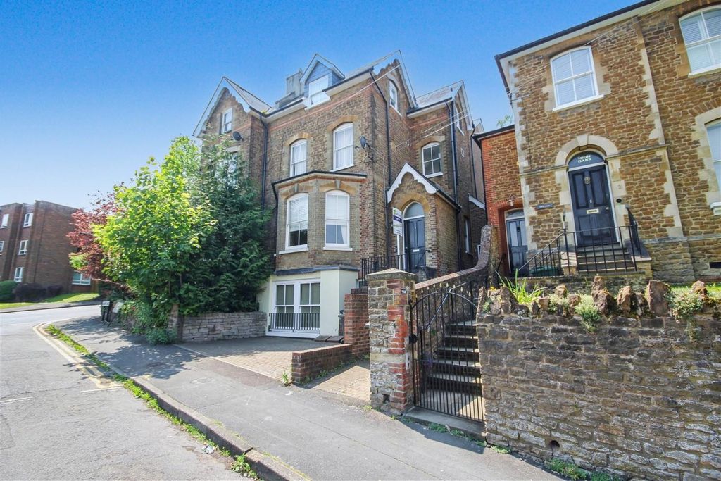 Property photo 1 of 9 Eom85Ur0Cestygvemkyc8A.Jpg