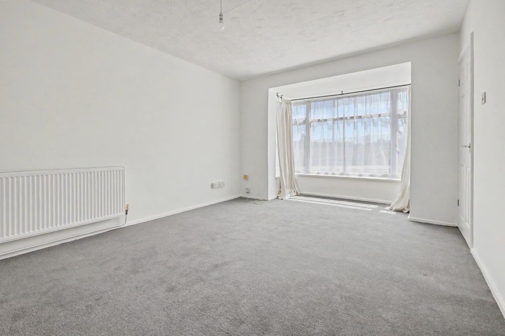 Property photo 3 of 14 5320856