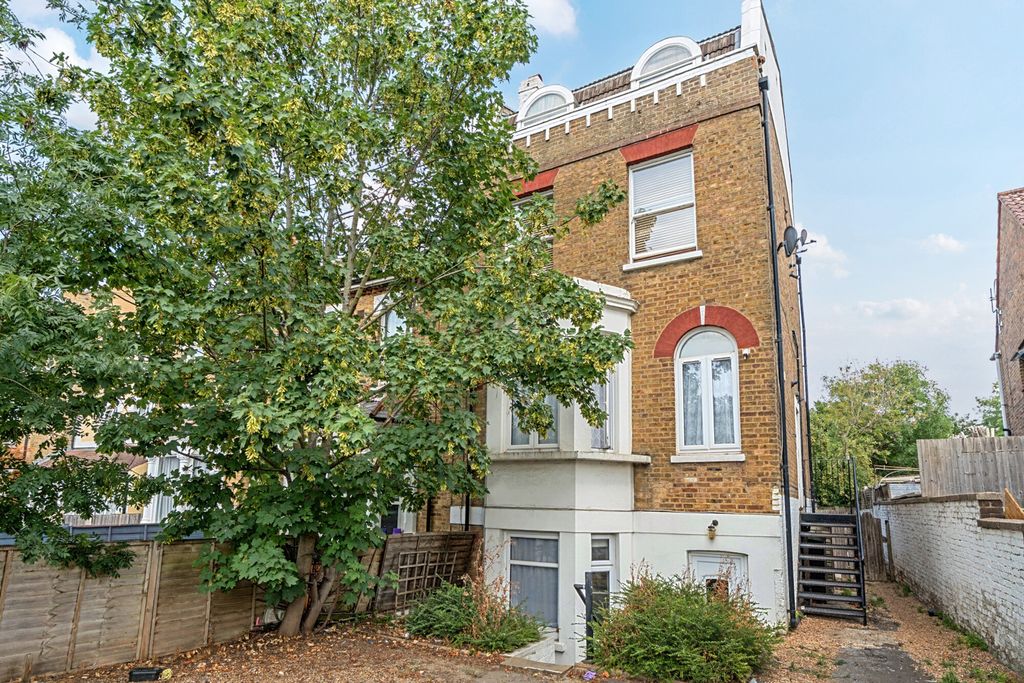 Property photo 1 of 13 External
