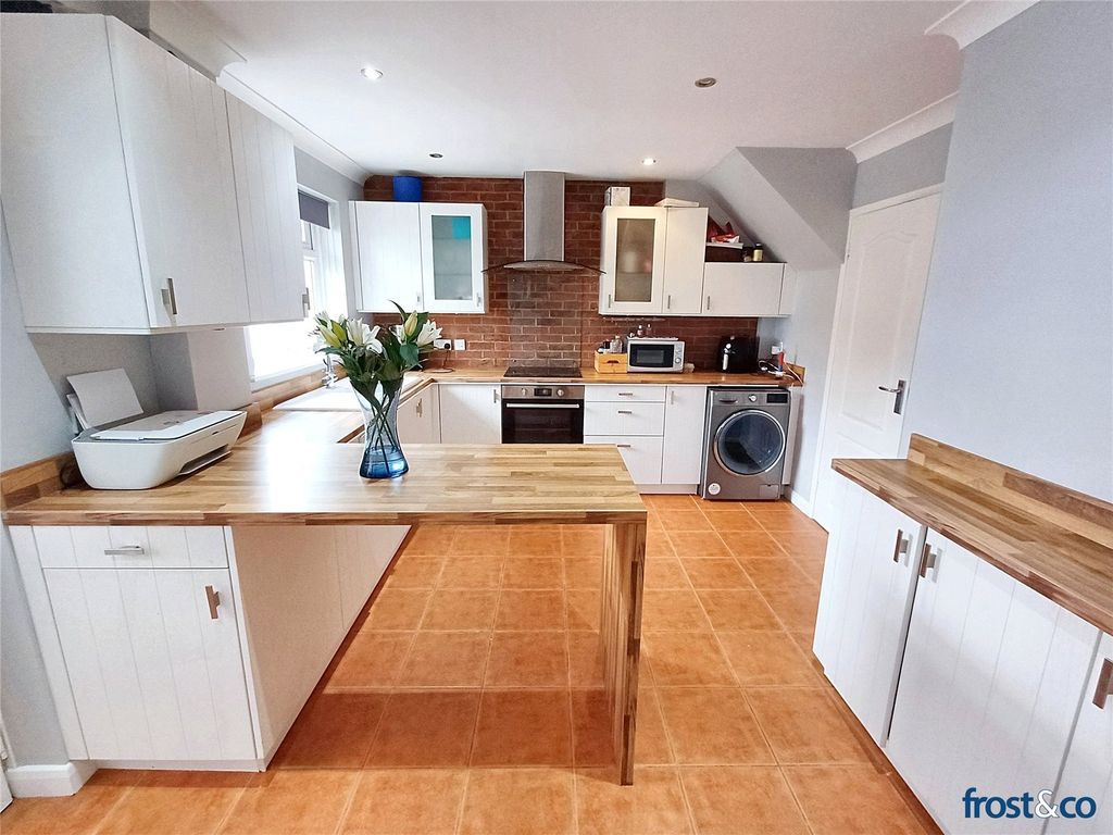 Property photo 2 of 16 Kitchen