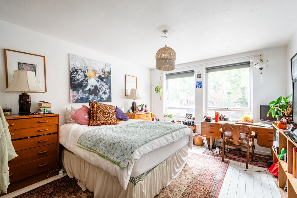 Property photo 1 of 7 Victorian Grove 115 - 10