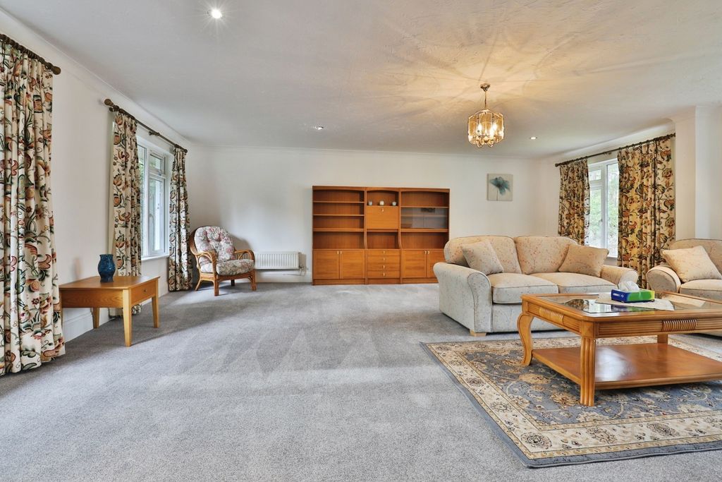 Property photo 2 of 19 Pbox-Img.Jpg