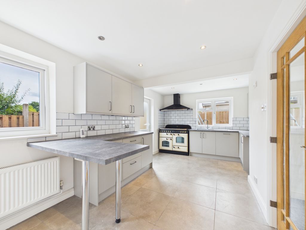 Property photo 2 of 16 Kitchen