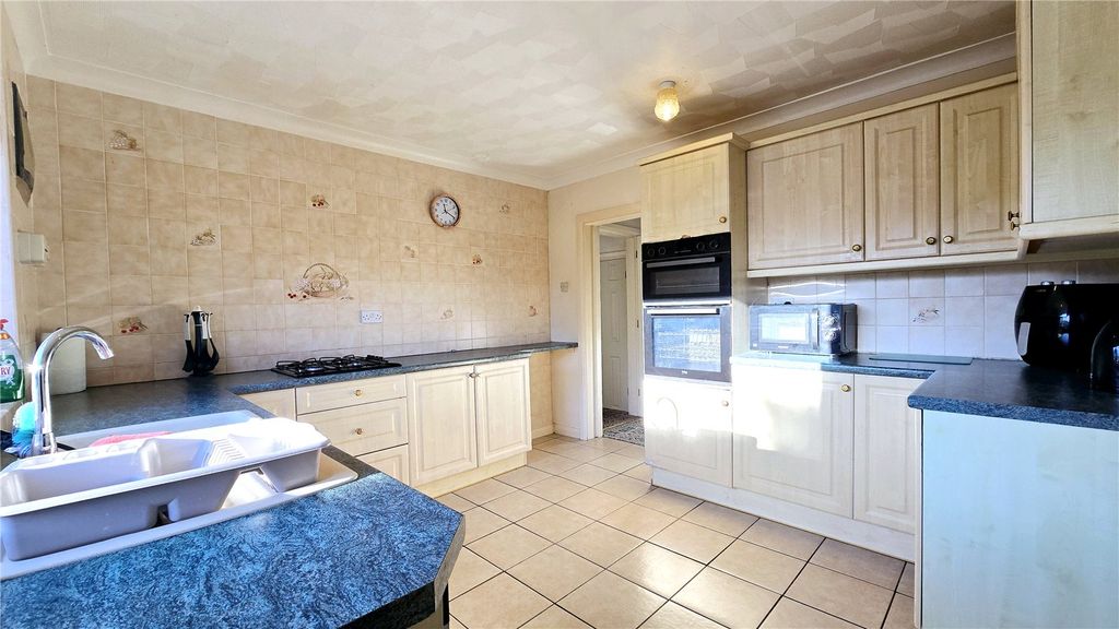 Property photo 3 of 21 Picture No. 39