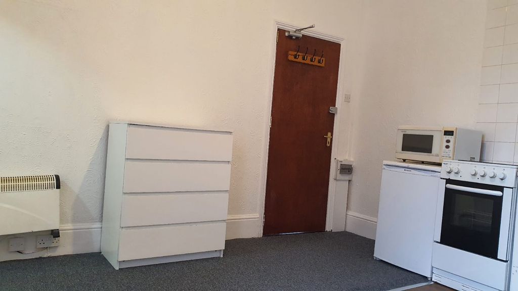 Property photo 2 of 17 Property