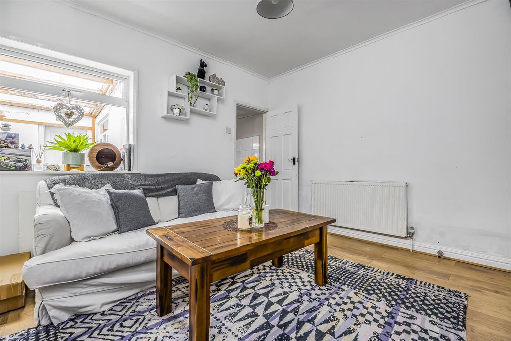 Property photo 3 of 16 52 Alver Road, Fratton-Porticomarketing-Soldby-14.