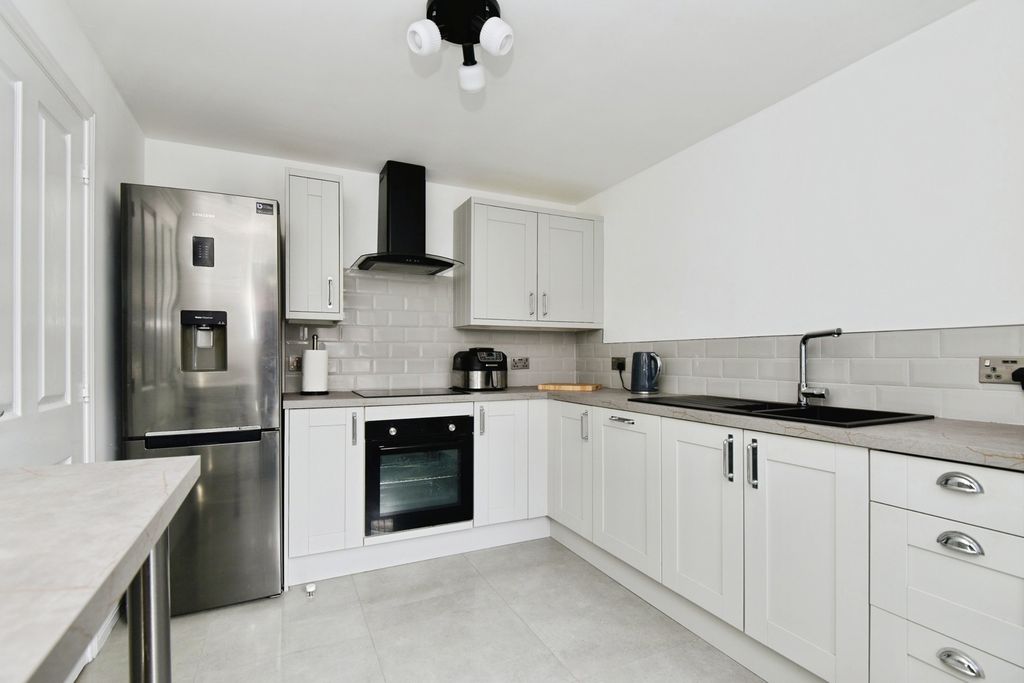 Property photo 3 of 16 Pbox-Img.Jpg