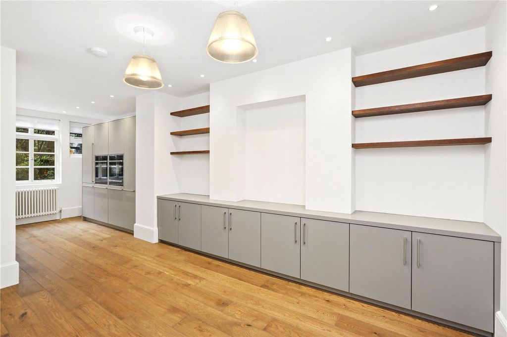 Property photo 3 of 10 Family Room