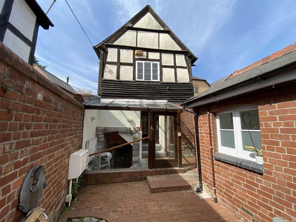 Property photo 1 of 3