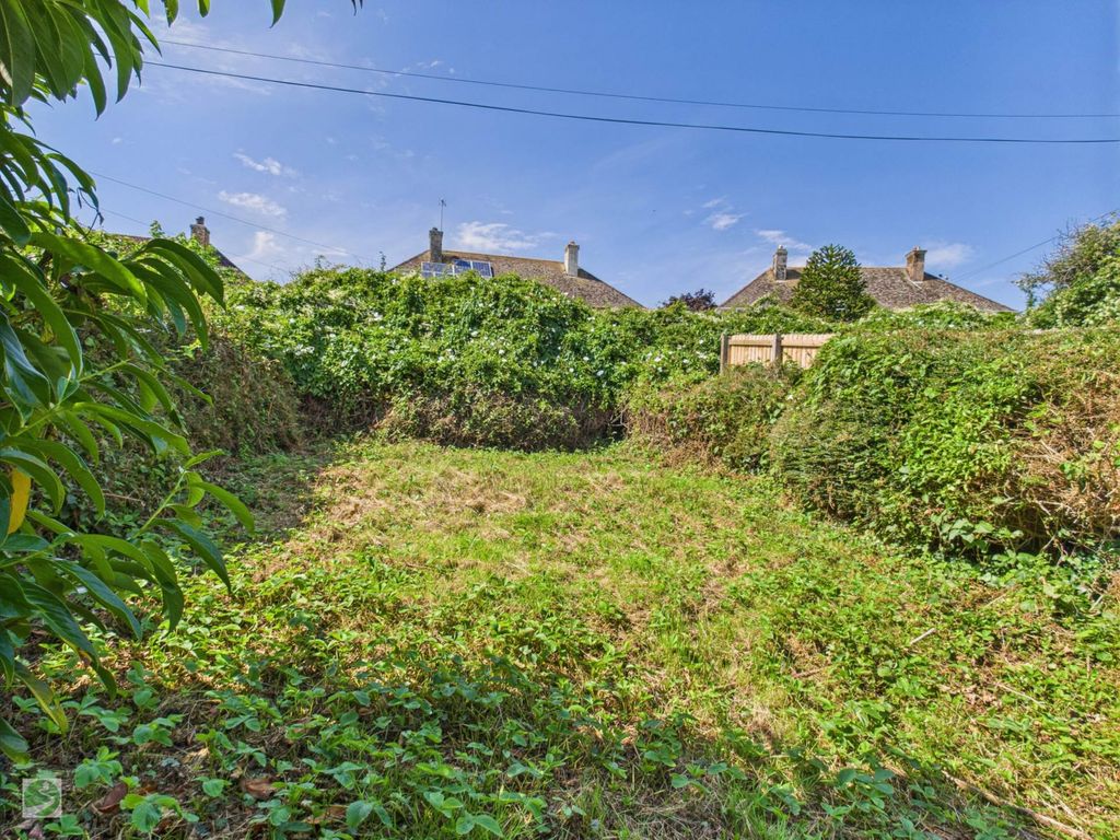 Property photo 2 of 8