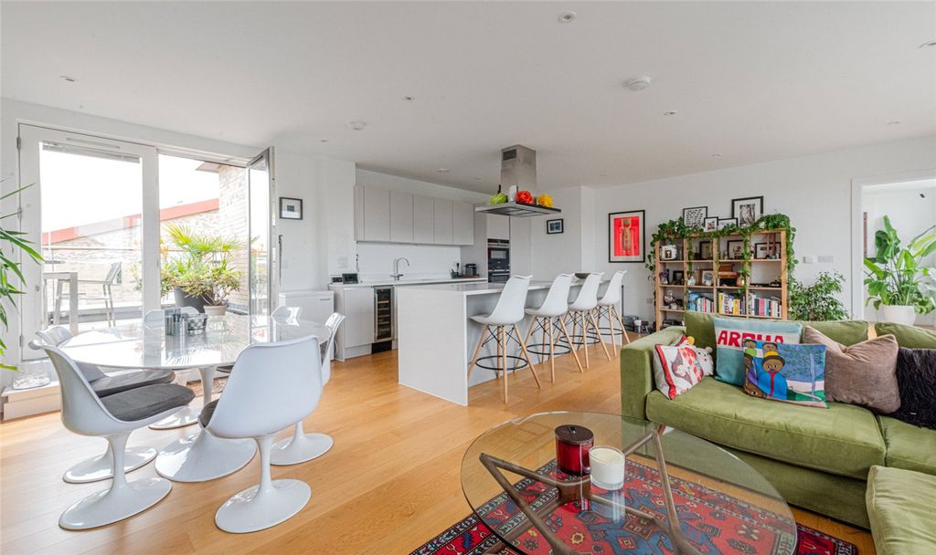 Property photo 1 of 33 Picture No. 09