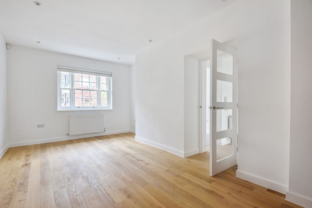 Property photo 3 of 7 788104 (2)