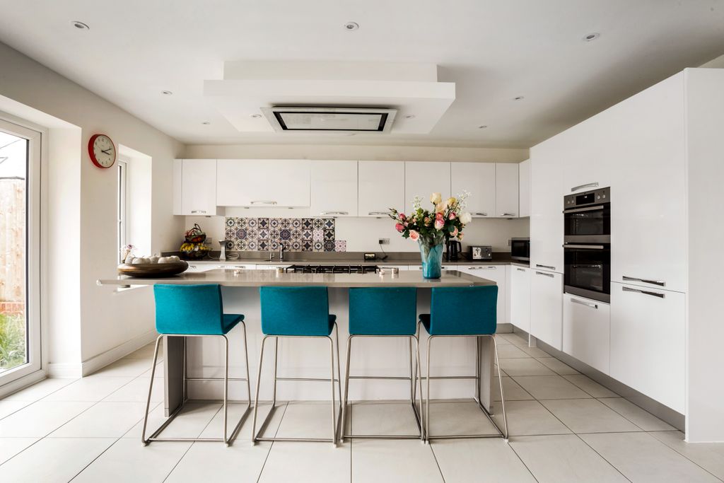 Property photo 2 of 7