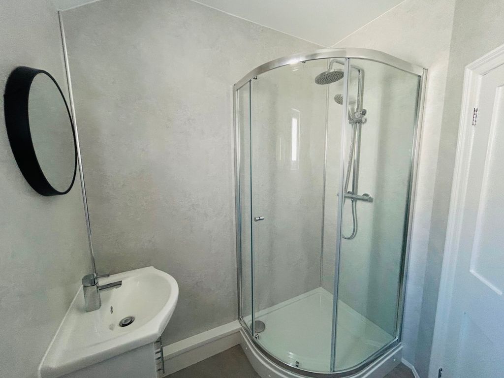 Additional image 4 of 2 bed flat to rent52B Suffolk Place, Porthcawl CF36