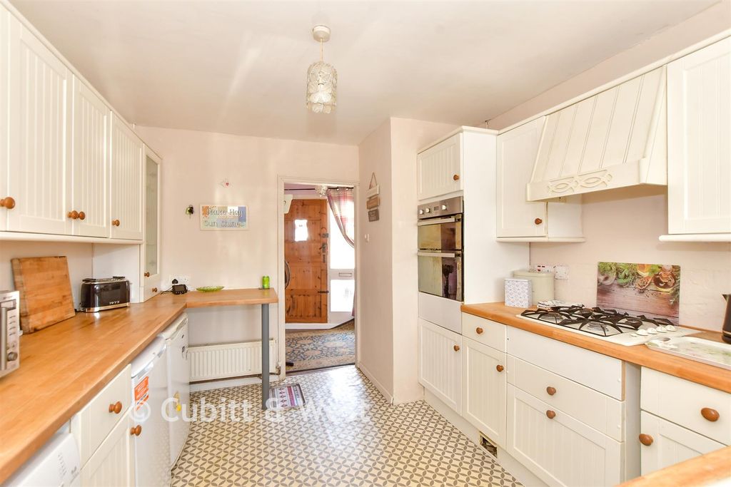 Property photo 3 of 13 Kitchen