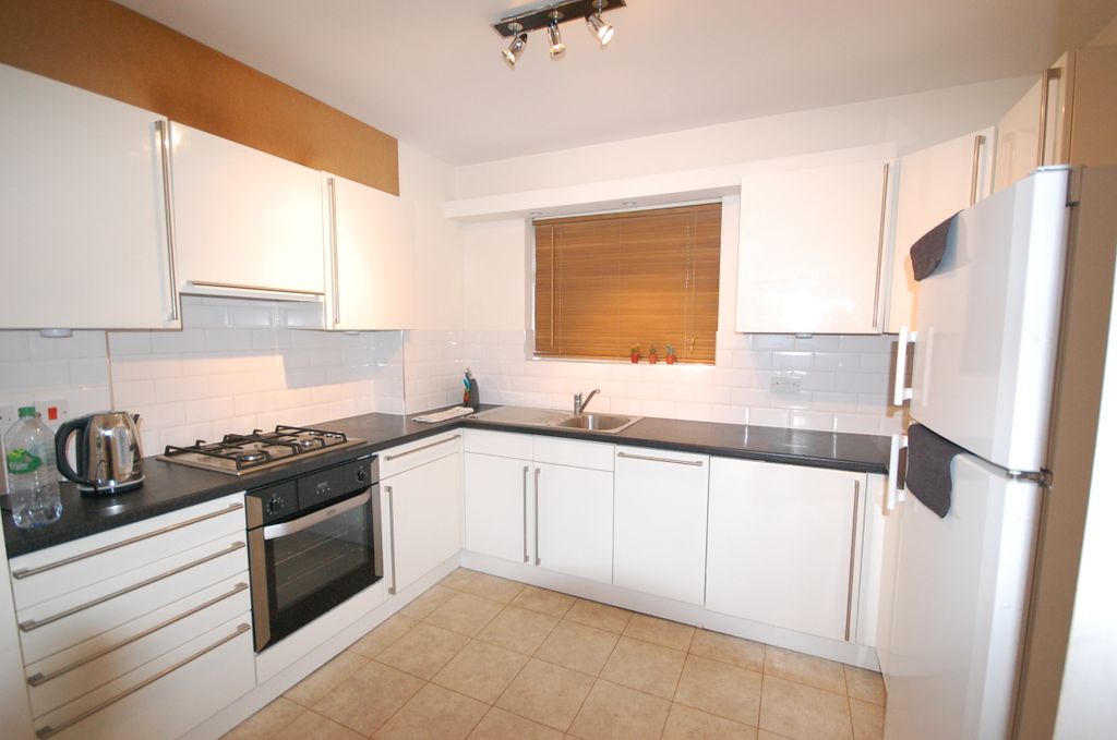 Property photo 2 of 10 Open Plan Fitted Kitchen