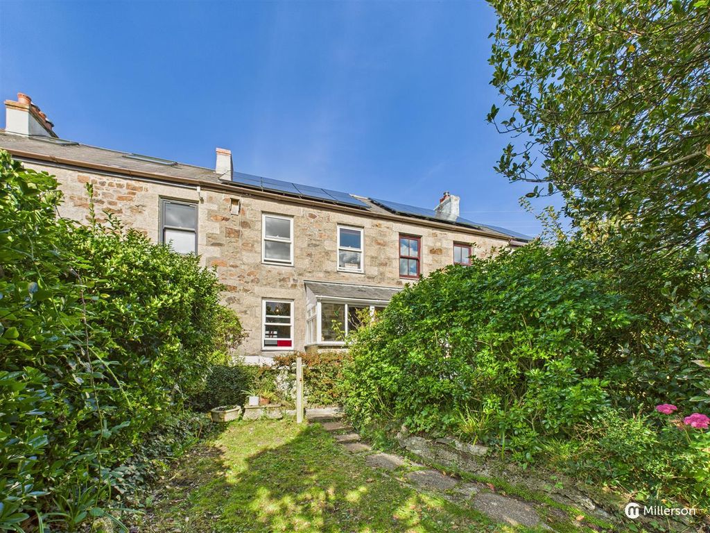 Property photo 1 of 42 Front Garden