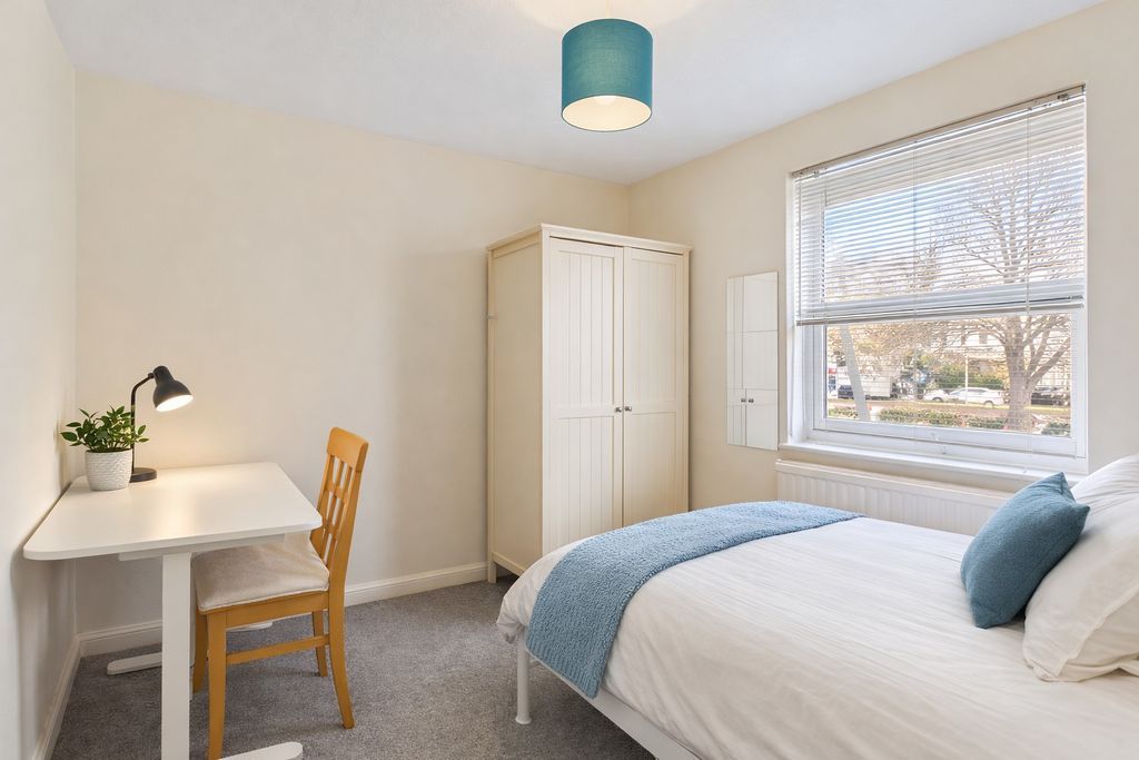 Property photo 1 of 9 Photo 12