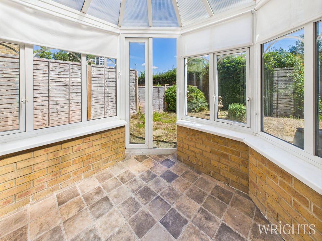 Property photo 3 of 17 Conservatory
