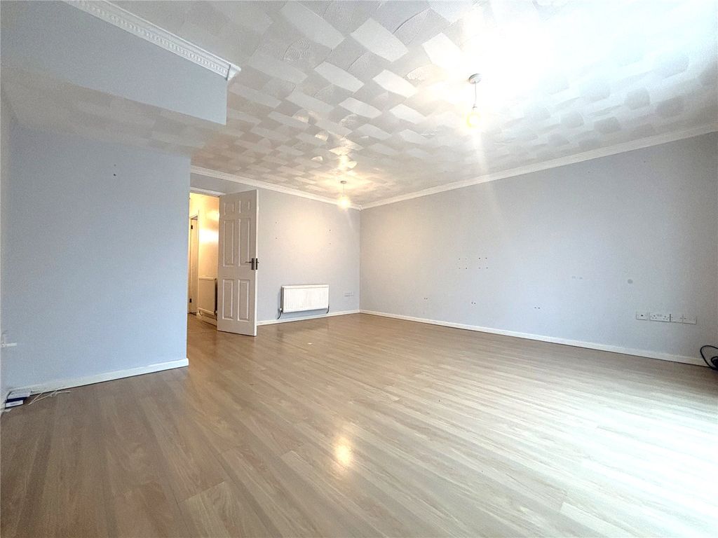 Property photo 2 of 10 Living Room