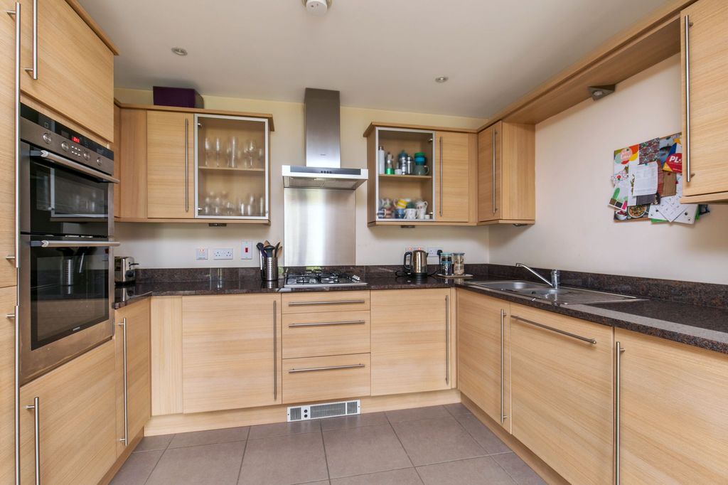 Property photo 2 of 6