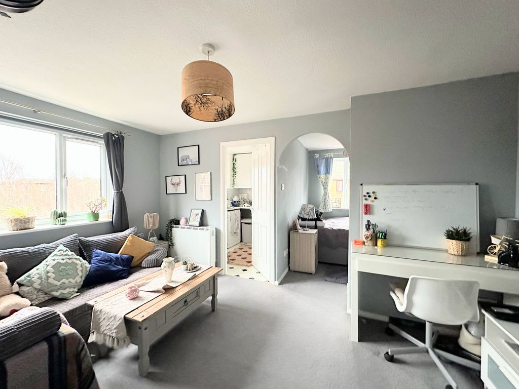 Property photo 2 of 6