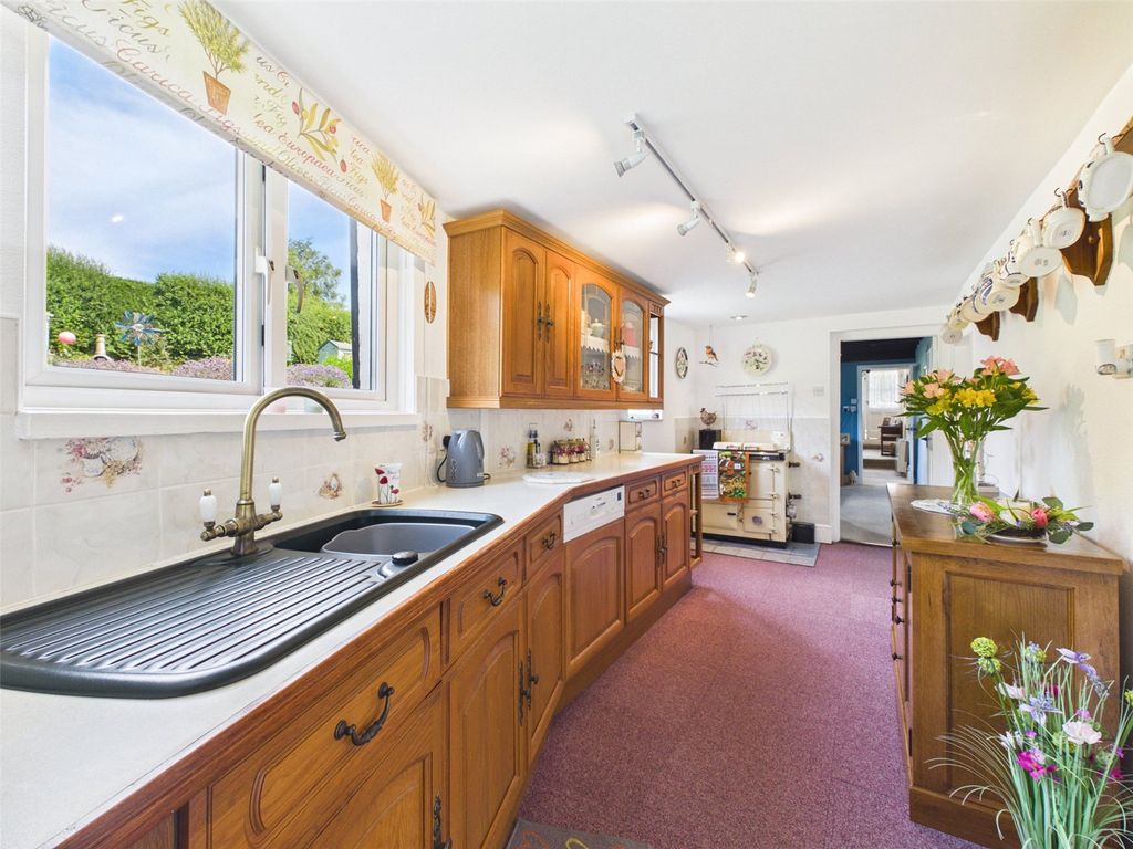 Property photo 3 of 31 Picture No. 02