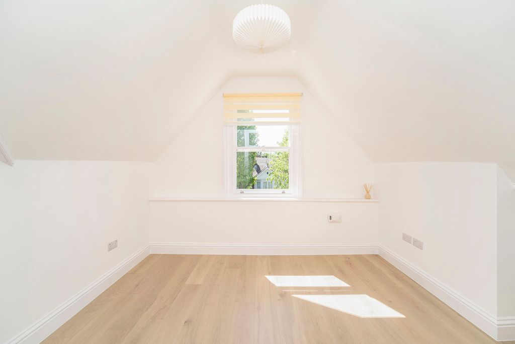 Property photo 2 of 6 Pbox-Img.Jpg