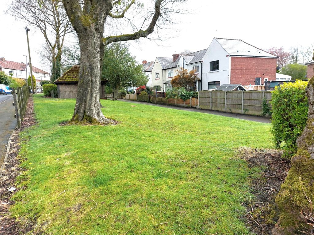 Property photo 2 of 21