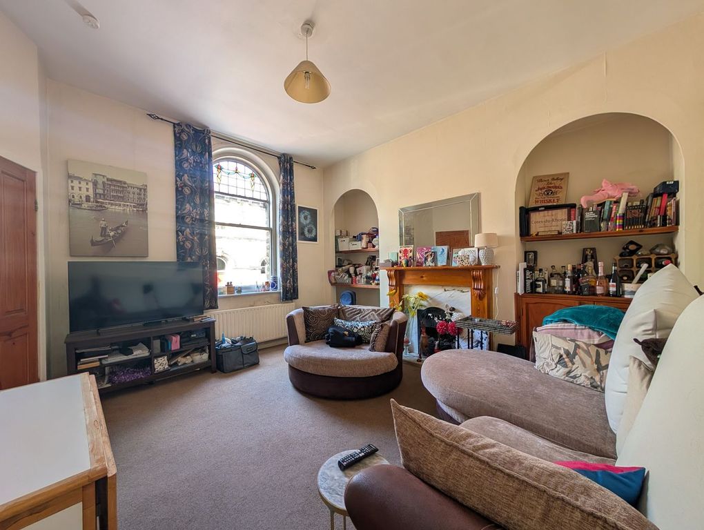 Property photo 2 of 13