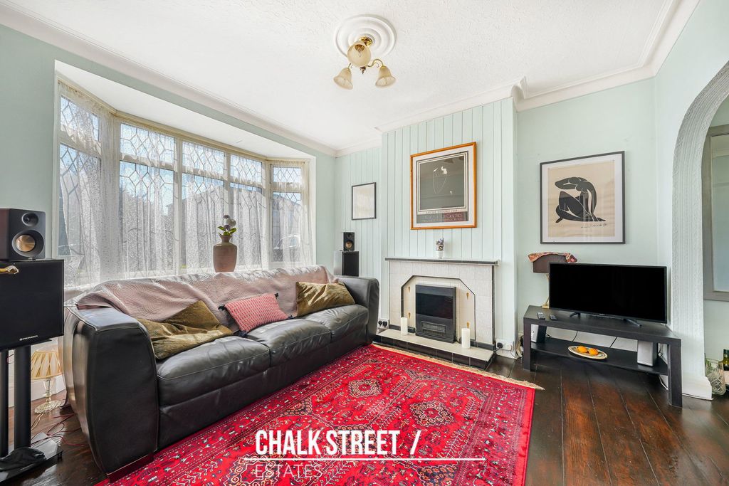 Property photo 2 of 27