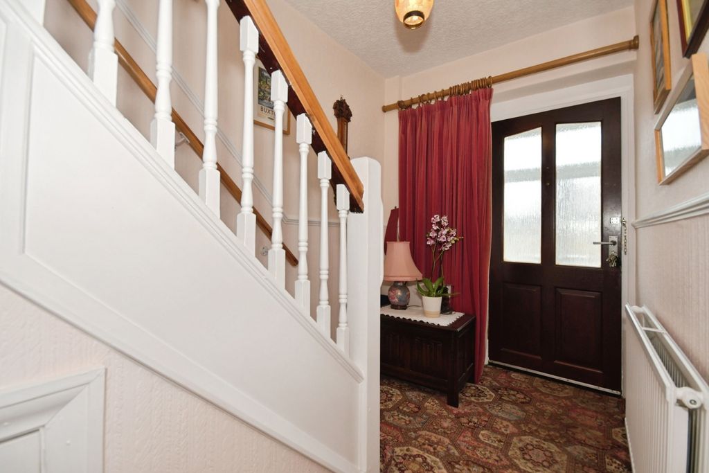 Property photo 2 of 25 Hallway