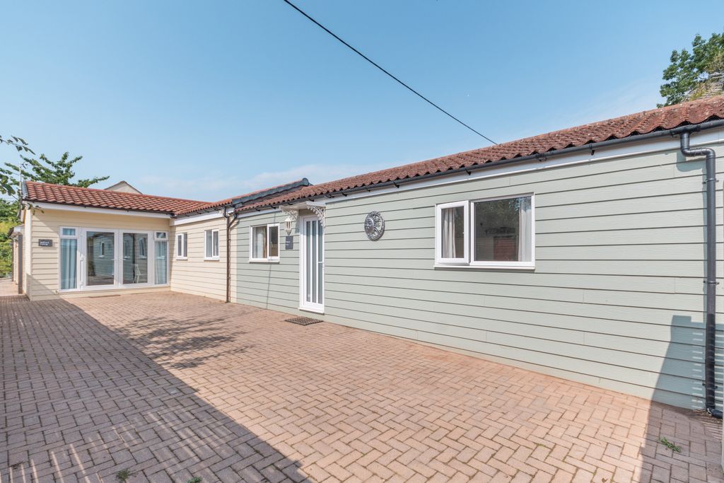 Property photo 1 of 31
