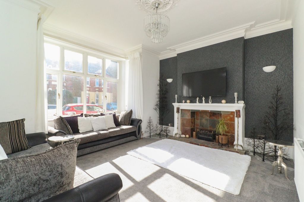 Property photo 2 of 18 Picture 2