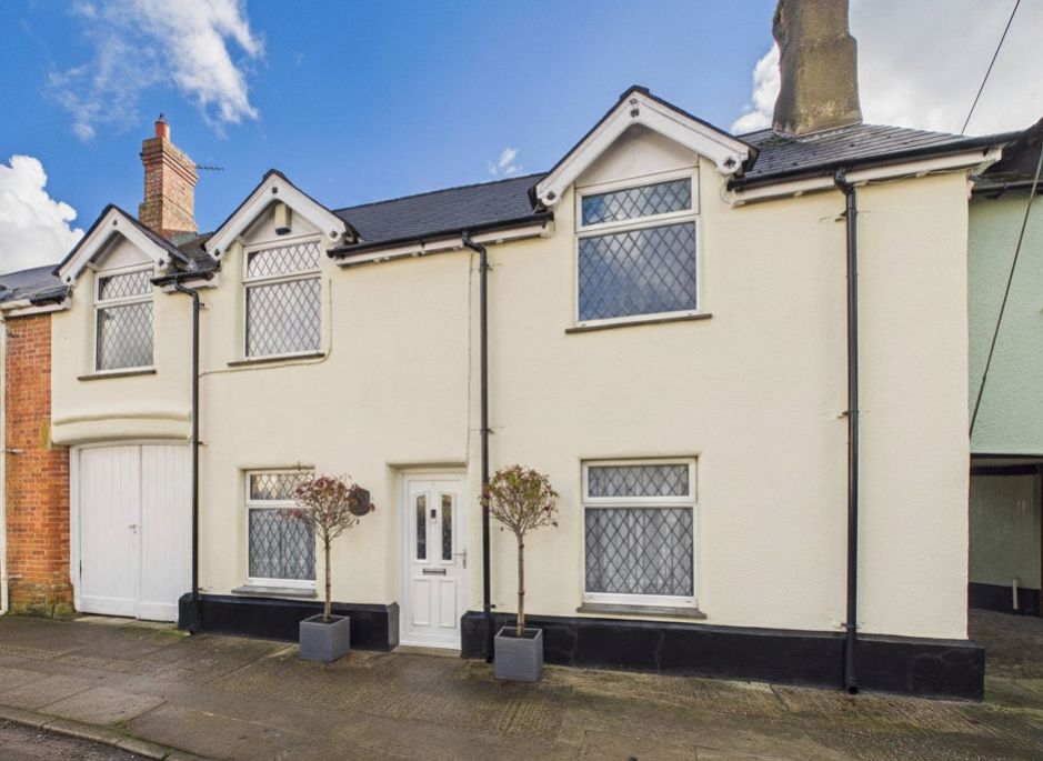 Property photo 1 of 16 Cam03640G0-Pr0092-Still003-001