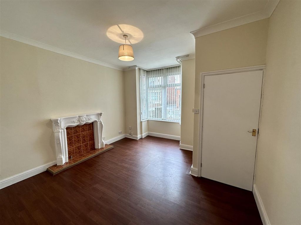 Property photo 2 of 7 Living Room