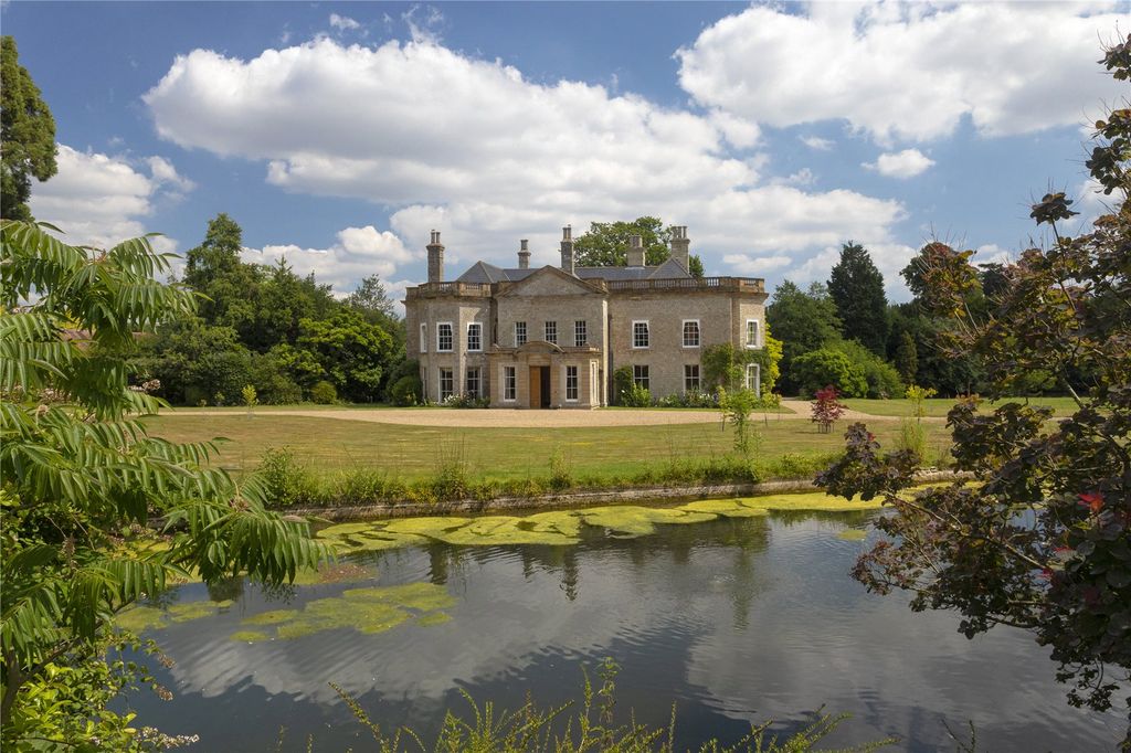 Property photo 1 of 25 Hunton Court